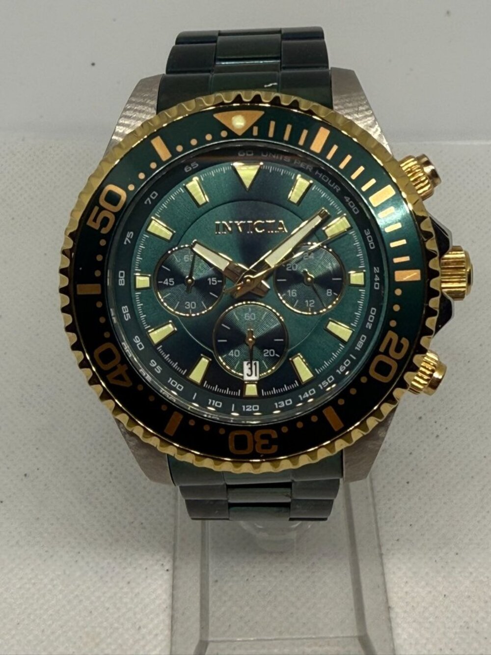 Invicta Pro Diver 27483 Men’s 47mm Chronograph Watch Green Black 200M